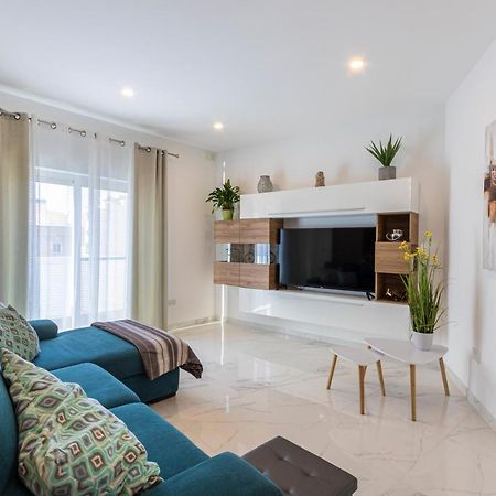 H2 -Modern And Spacious 3 Bedroom Apartment San Ġwann Eksteriør bilde